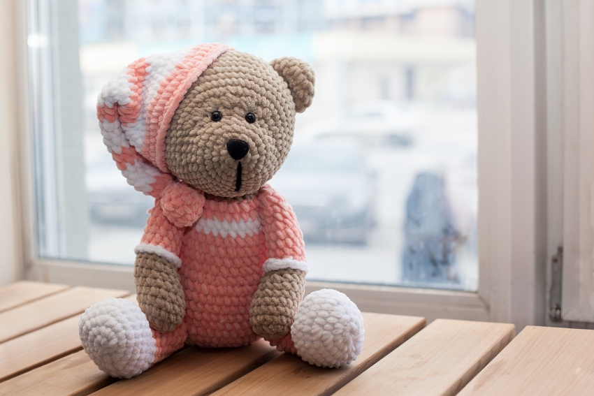 Teddybär häkeln mit Schlafanzug 